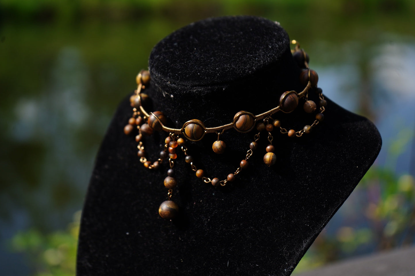 Mocha choker