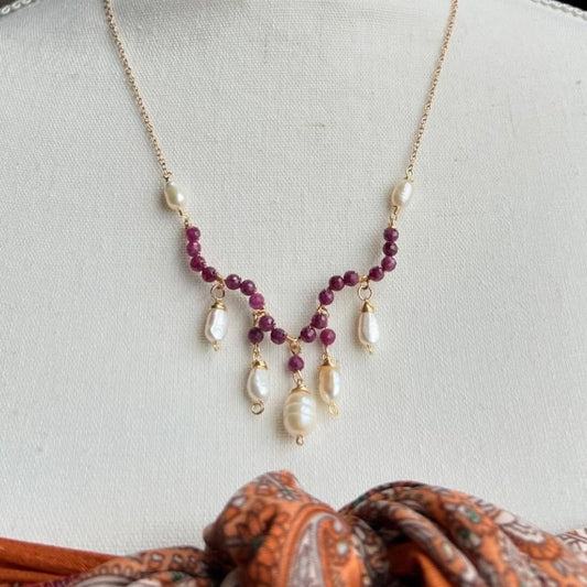 Polly pearl necklace